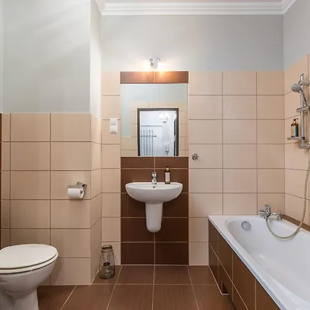 Rent Like - Slominskiego 5 *